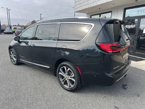 More photos of 2022 Chrysler Pacifica Pinnacle at Jerry Hunt Supercenter - Lexington, NC