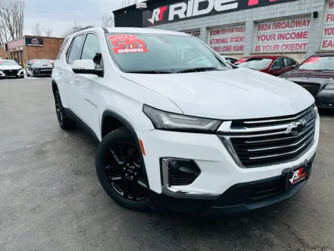 White 2023 CHEVROLET TRAVERSE LT LEATHER for sale in Merrillville, IN