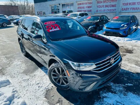 Photos of 2022 VOLKSWAGEN TIGUAN SE 4MOTION for sale in Merrillville, IN at Ride Time Auto Finance Broadway