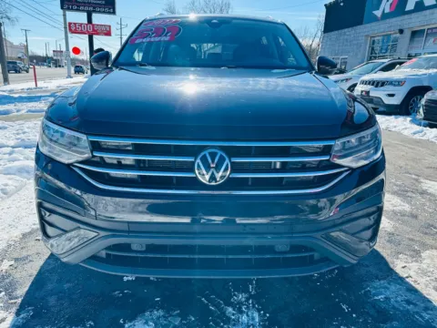 Another view of 2022 VOLKSWAGEN TIGUAN SE 4MOTION for sale in Merrillville, IN at Ride Time Auto Finance Broadway