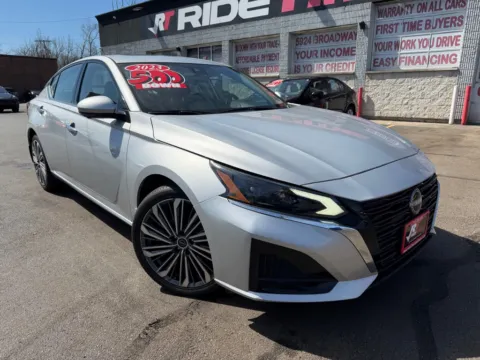 Silver 2023 NISSAN ALTIMA 2.5 SL for sale in Merrillville, IN