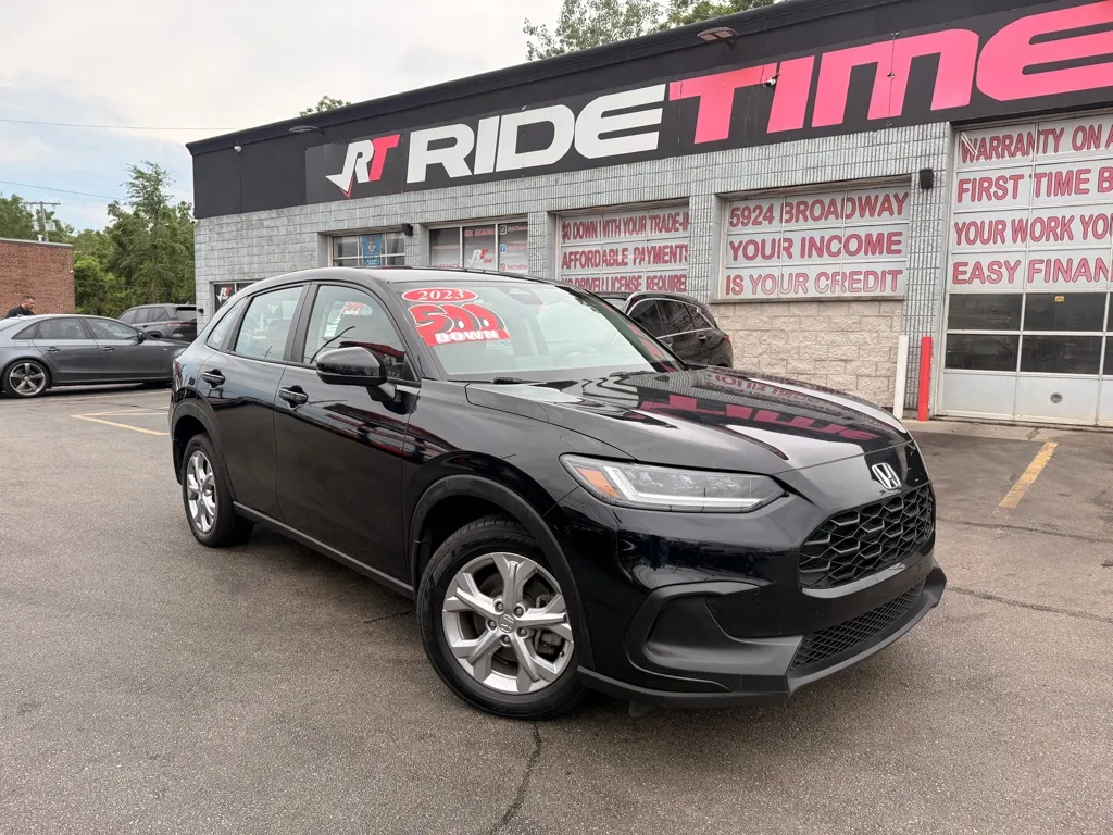 Black 2023 HONDA HR-V LX for sale in Merrillville, IN
