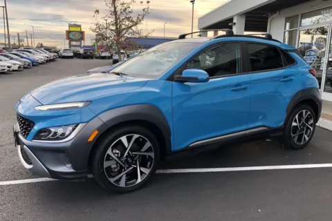 More photos of 2022 Hyundai Kona Limited at South Tacoma Auto, WA