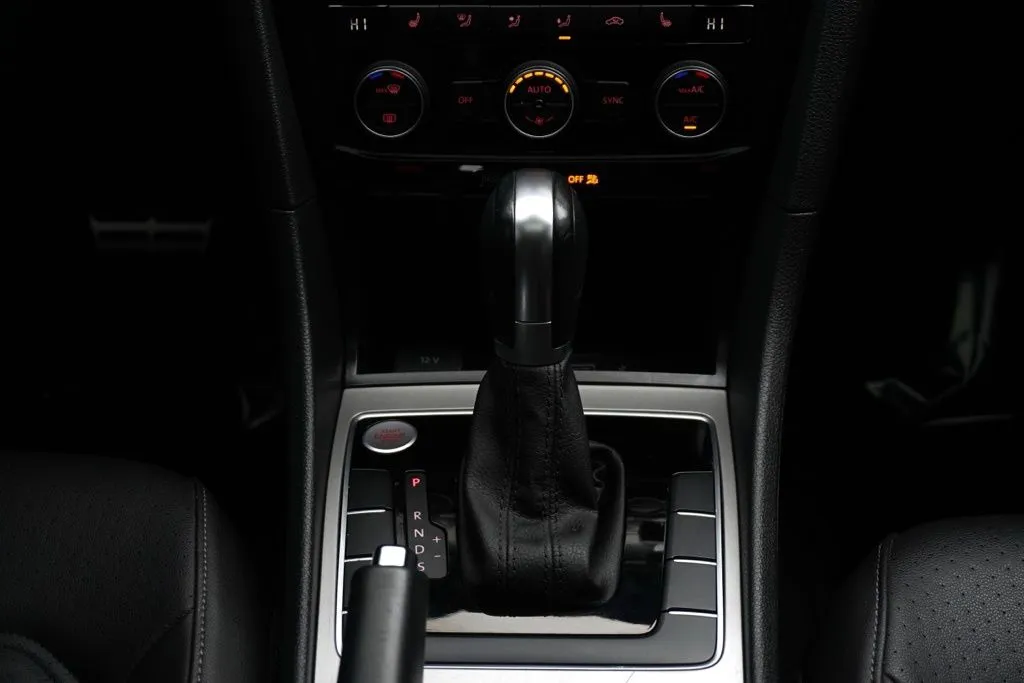 2020 Volkswagen Passat R-Line - Photo 22