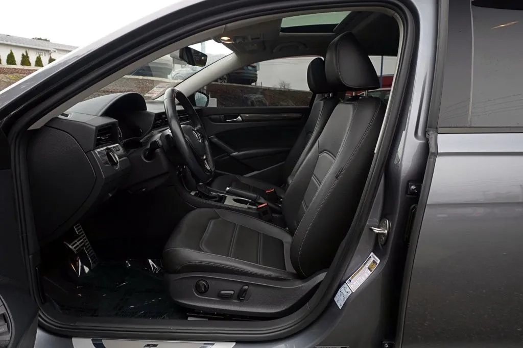 2020 Volkswagen Passat R-Line - Photo 18