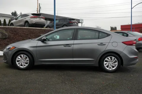 More photos of 2018 Hyundai Elantra SE at South Tacoma Auto, WA