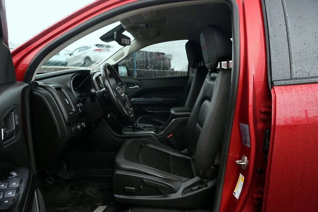 GMC Canyon photo 17