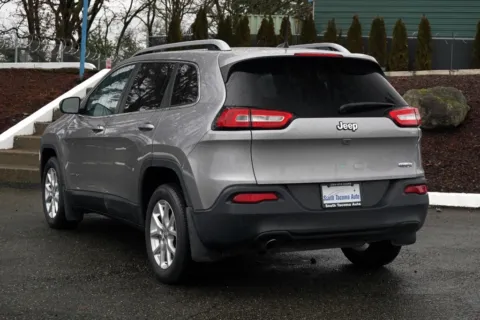 More photos of 2018 Jeep Cherokee Latitude at South Tacoma Auto, WA
