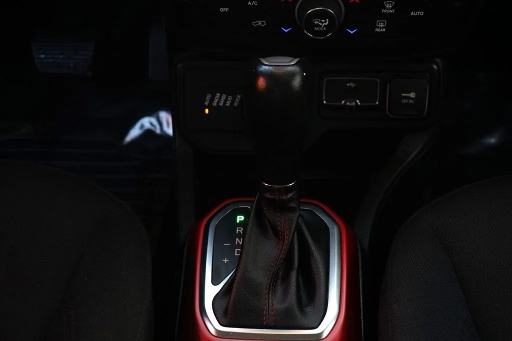 Jeep Renegade photo 23