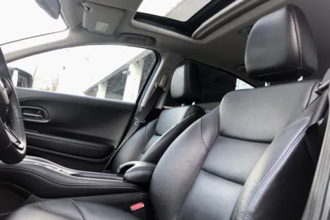 More photos of 2016 Honda HR-V EX-L w/Navigation at South Tacoma Auto, WA