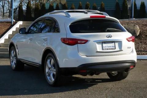 More photos of 2011 INFINITI FX35 at South Tacoma Auto, WA