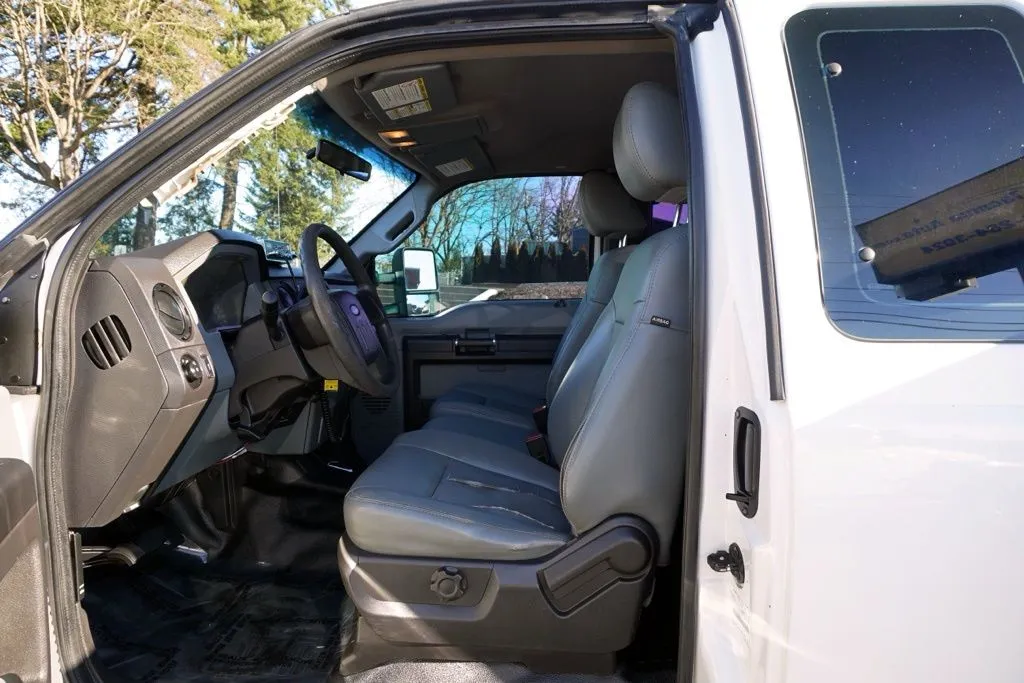 Ford F-450SD photo 11