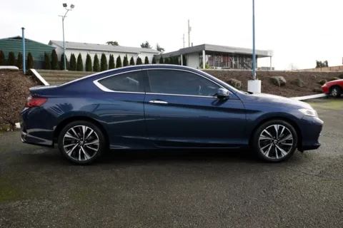 More photos of 2017 Honda Accord EX-L w/Navigation and Honda Sensing at South Tacoma Auto, WA