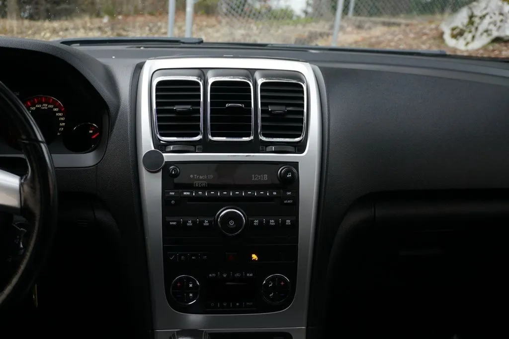 GMC Acadia photo 26