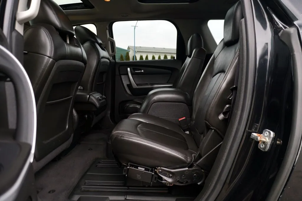 GMC Acadia photo 17