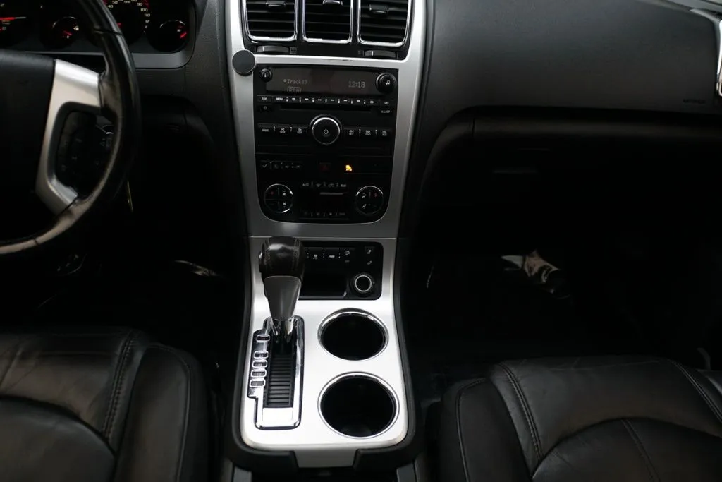 GMC Acadia photo 13
