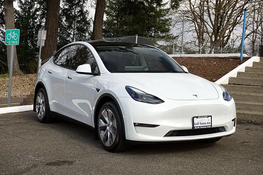 White 2023 Tesla Model Y Long Range for sale in Tacoma, WA