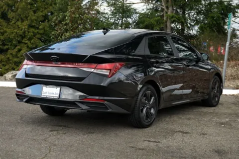 More photos of 2022 Hyundai Elantra SEL at South Tacoma Auto, WA