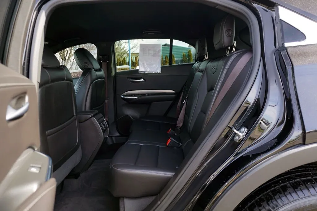 Cadillac XT4 photo 17