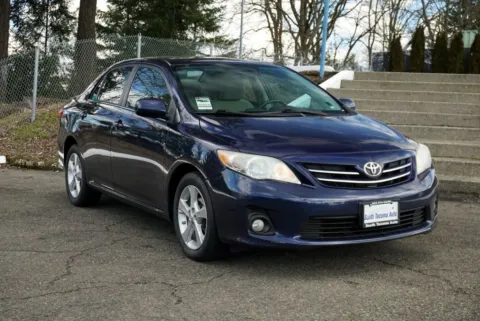 Black 2013 Toyota Corolla LE for sale in Tacoma, WA