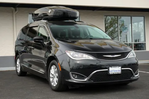 Black 2020 Chrysler Pacifica Touring L for sale in Tacoma, WA