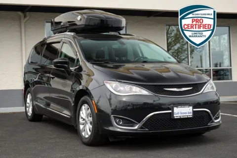 Black 2020 Chrysler Pacifica Touring L for sale in Tacoma, WA