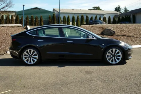 More photos of 2019 Tesla Model 3 Long Range at South Tacoma Auto, WA