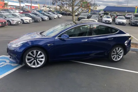 More photos of 2020 Tesla Model 3 Long Range at South Tacoma Auto, WA