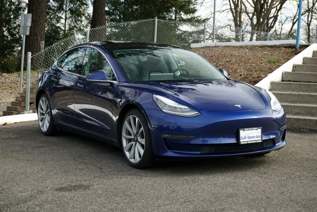 2020 Tesla Model 3 Long Range Dual Motor All-Wheel Drive's photo
