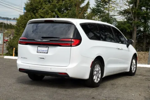 Another view of 2023 Chrysler Pacifica Touring L for sale in Tacoma, WA at South Tacoma Auto