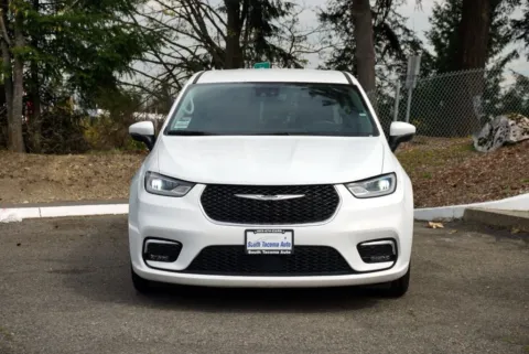 Photos of 2023 Chrysler Pacifica Touring L for sale in Tacoma, WA at South Tacoma Auto