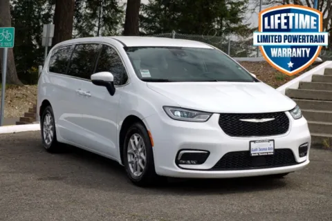 White 2023 Chrysler Pacifica Touring L for sale in Tacoma, WA