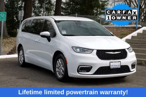 White 2023 Chrysler Pacifica Touring L for sale in Tacoma, WA