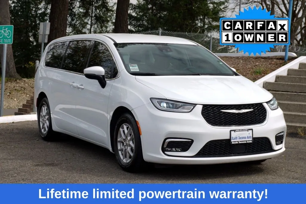 White 2023 Chrysler Pacifica Touring L for sale in Tacoma, WA