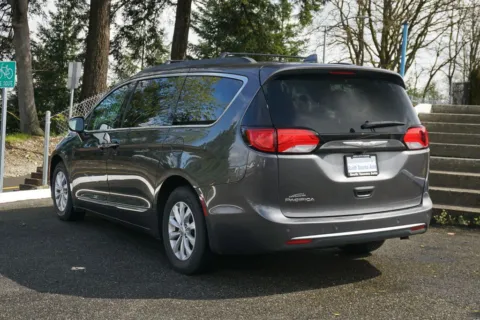 More photos of 2017 Chrysler Pacifica Touring L at South Tacoma Auto, WA