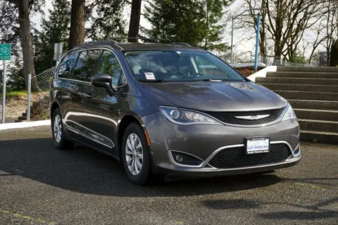 Unknown 2017 Chrysler Pacifica Touring L for sale in Tacoma, WA