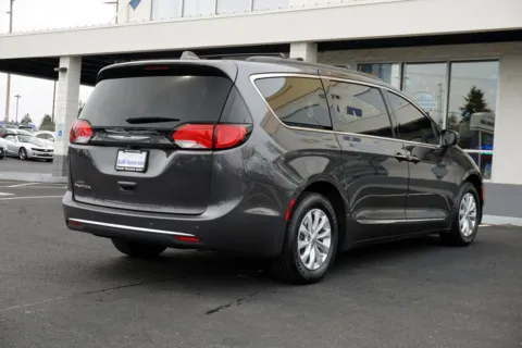 Another view of 2017 Chrysler Pacifica Touring L for sale in Tacoma, WA at South Tacoma Auto