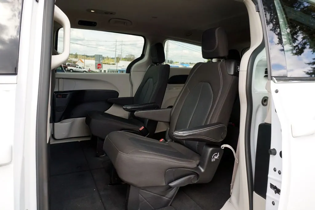 Chrysler Voyager photo 15