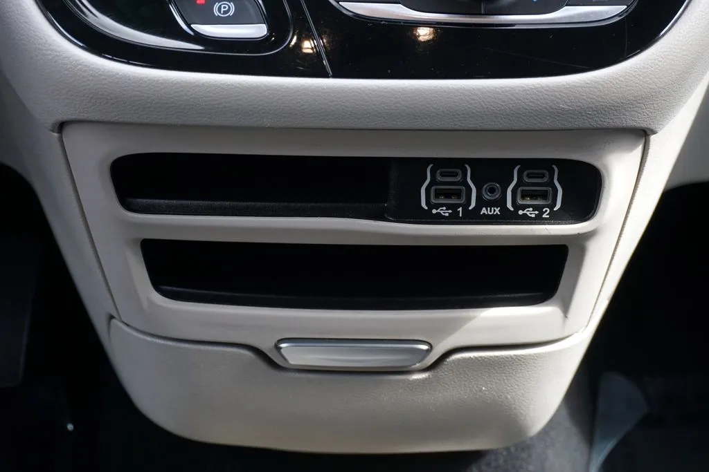 Chrysler Voyager photo 23