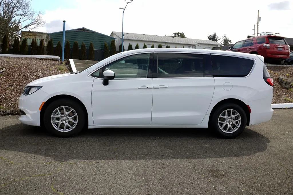 Chrysler Voyager photo 7