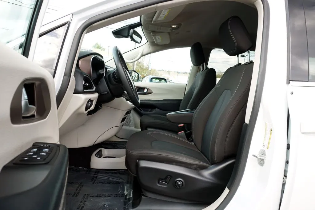 Chrysler Voyager photo 14