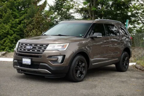 Another view of 2016 Ford Explorer XLT for sale in Tacoma, WA at South Tacoma Auto