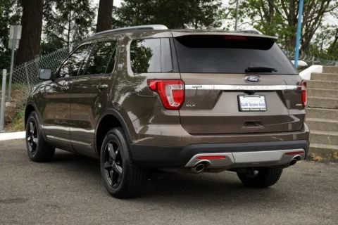 More photos of 2016 Ford Explorer XLT at South Tacoma Auto, WA