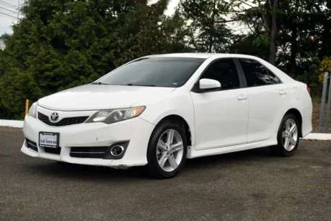 Another view of 2013 Toyota Camry SE for sale in Tacoma, WA at South Tacoma Auto