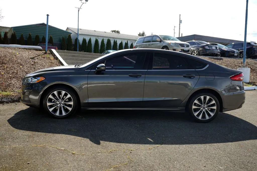 Ford Fusion photo 8