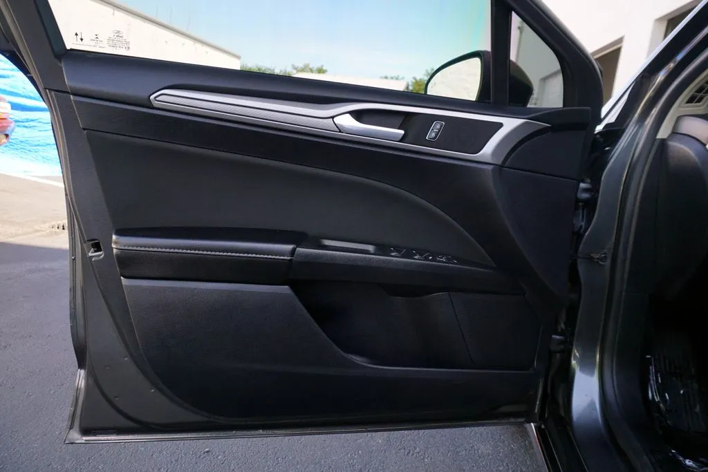 Ford Fusion photo 14