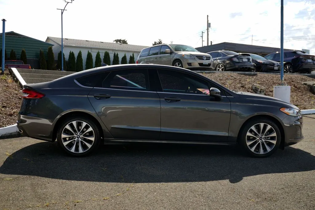 Ford Fusion photo 7