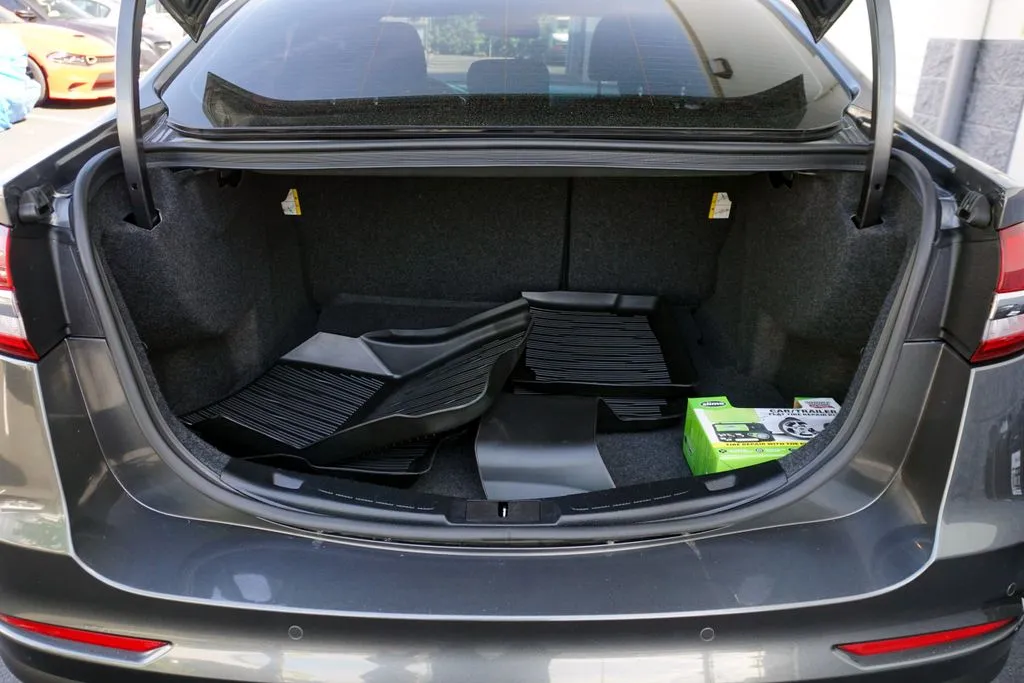Ford Fusion photo 11