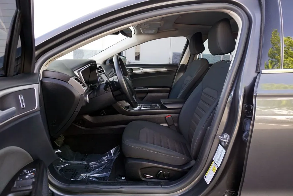 Ford Fusion photo 18
