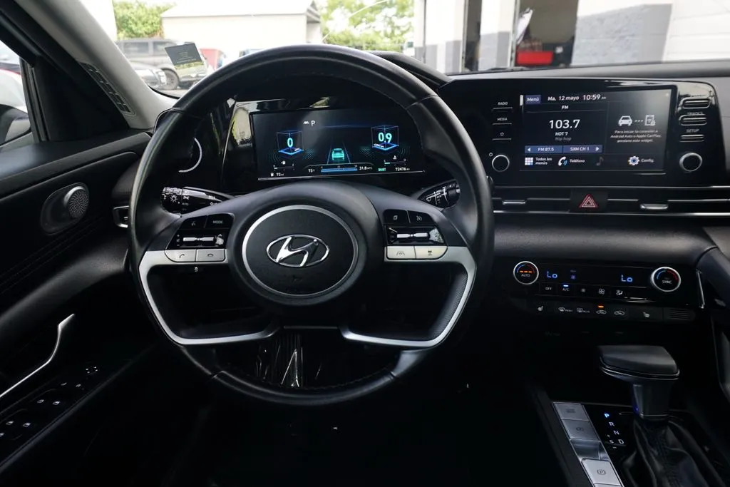 Hyundai Elantra photo 25